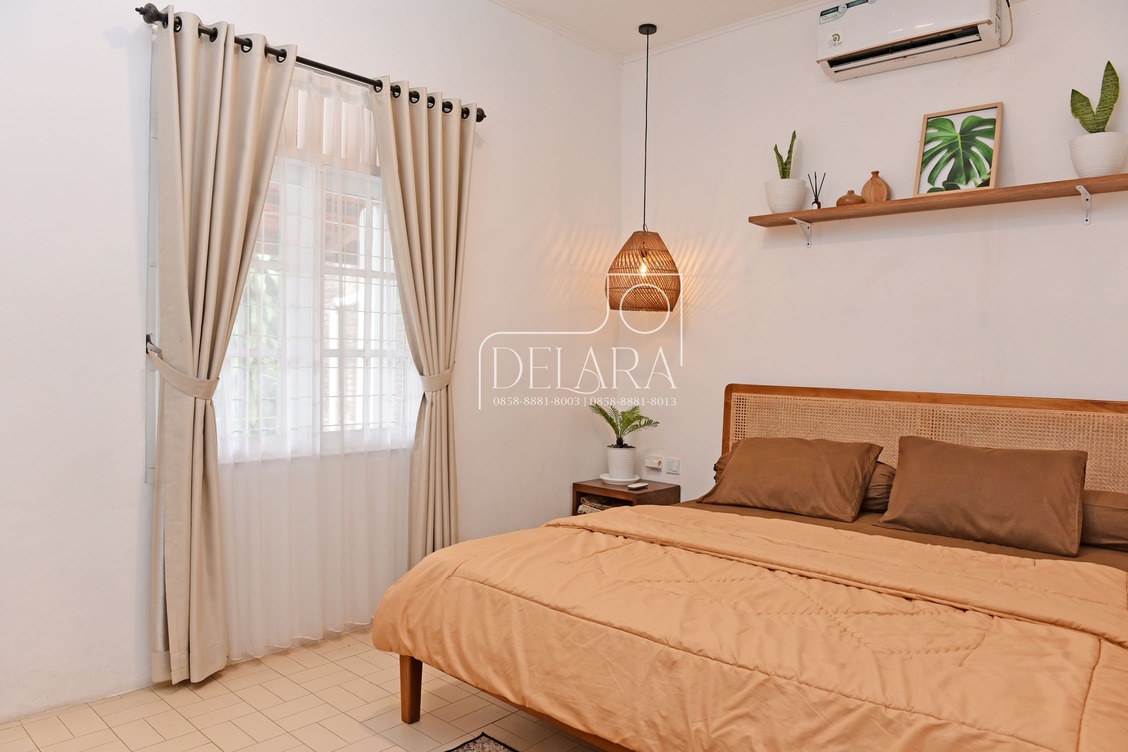 Kamar master villa keluarga puncak bogor Villa Delara